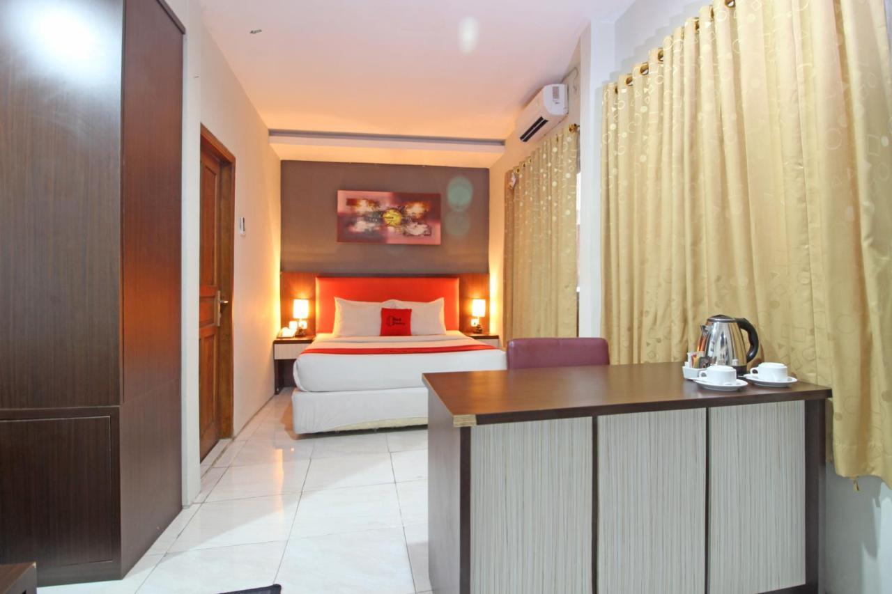 เรดดอร์ซ พลัส เนียร์ เกอราตัน โซโล Hotel Surakarta  ภายนอก รูปภาพ