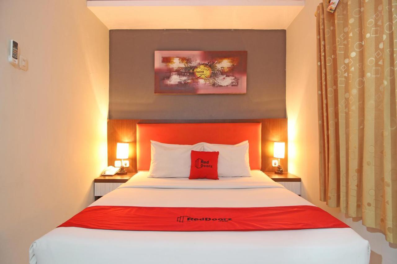 เรดดอร์ซ พลัส เนียร์ เกอราตัน โซโล Hotel Surakarta  ภายนอก รูปภาพ