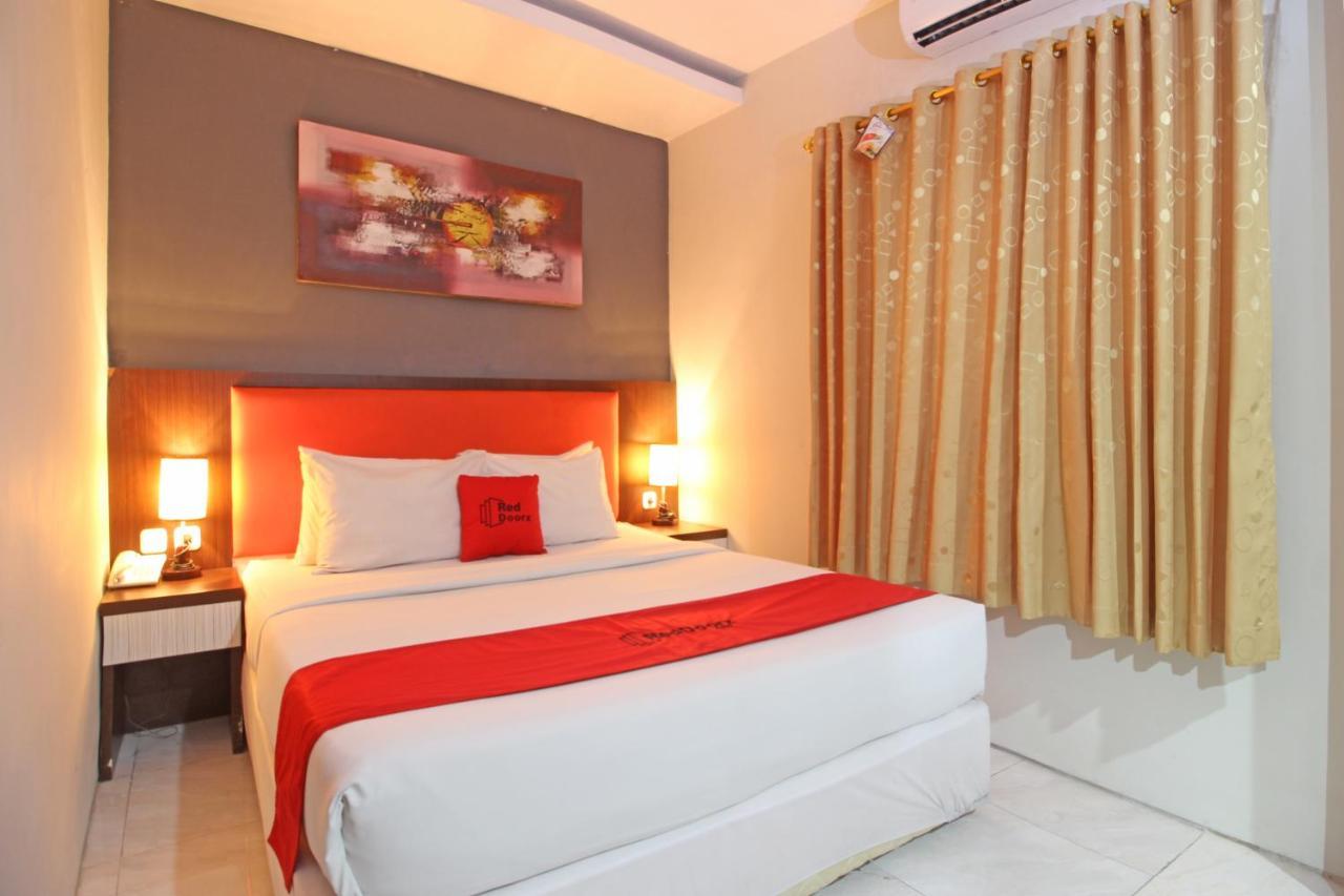 เรดดอร์ซ พลัส เนียร์ เกอราตัน โซโล Hotel Surakarta  ภายนอก รูปภาพ